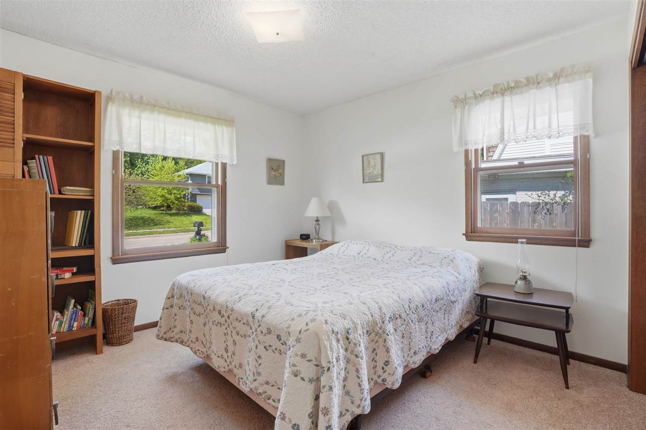 2613 Hillside Drive Iowa City IA 52245