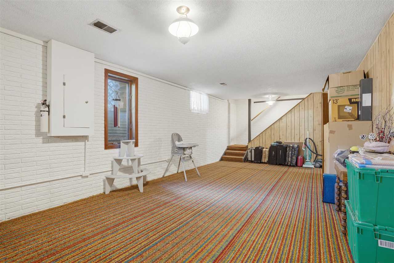 2613 Hillside Drive Iowa City IA 52245