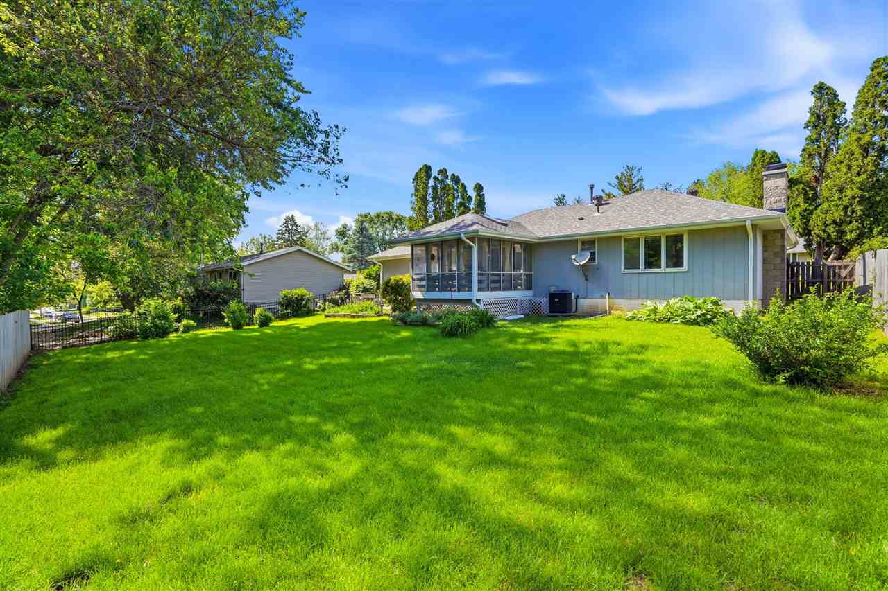 2613 Hillside Drive Iowa City IA 52245