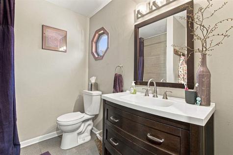 1242 Duck Creek Drive Iowa City IA 52246