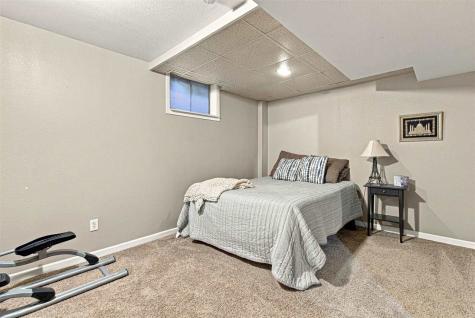 1242 Duck Creek Drive Iowa City IA 52246