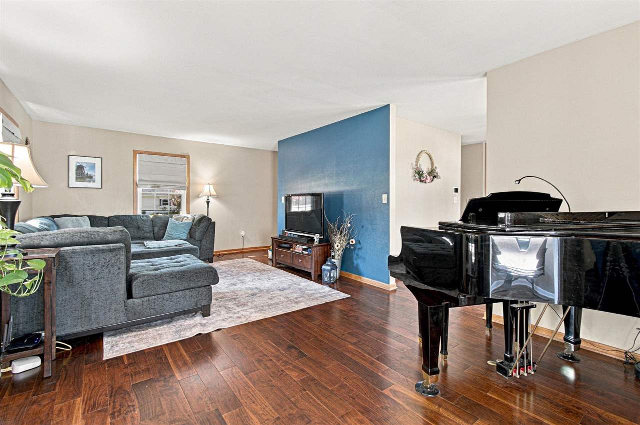 1242 Duck Creek Drive Iowa City IA 52246