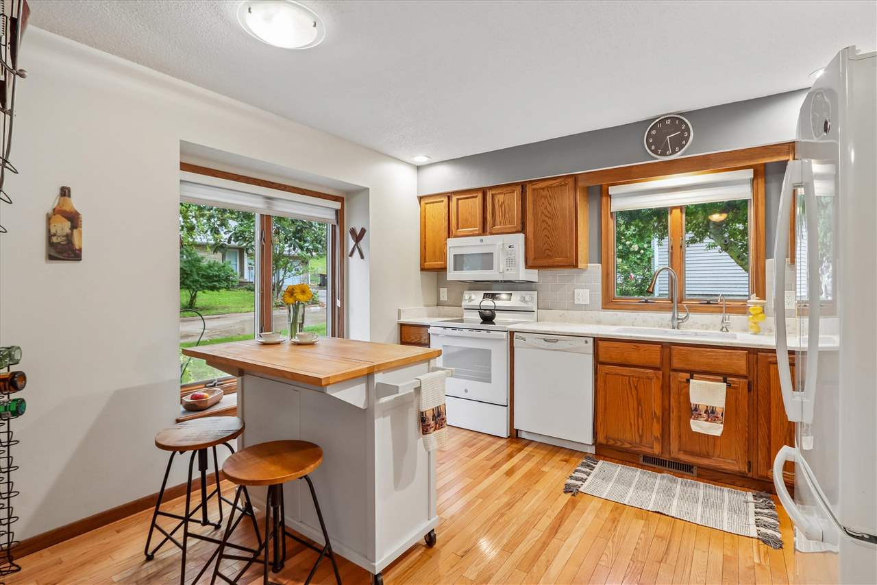 1934 Meadow Ridge Lane Iowa City IA 52245