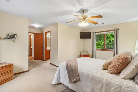1934 Meadow Ridge Lane Iowa City IA 52245