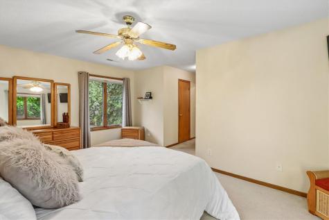1934 Meadow Ridge Lane Iowa City IA 52245