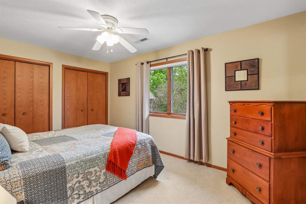 1934 Meadow Ridge Lane Iowa City IA 52245