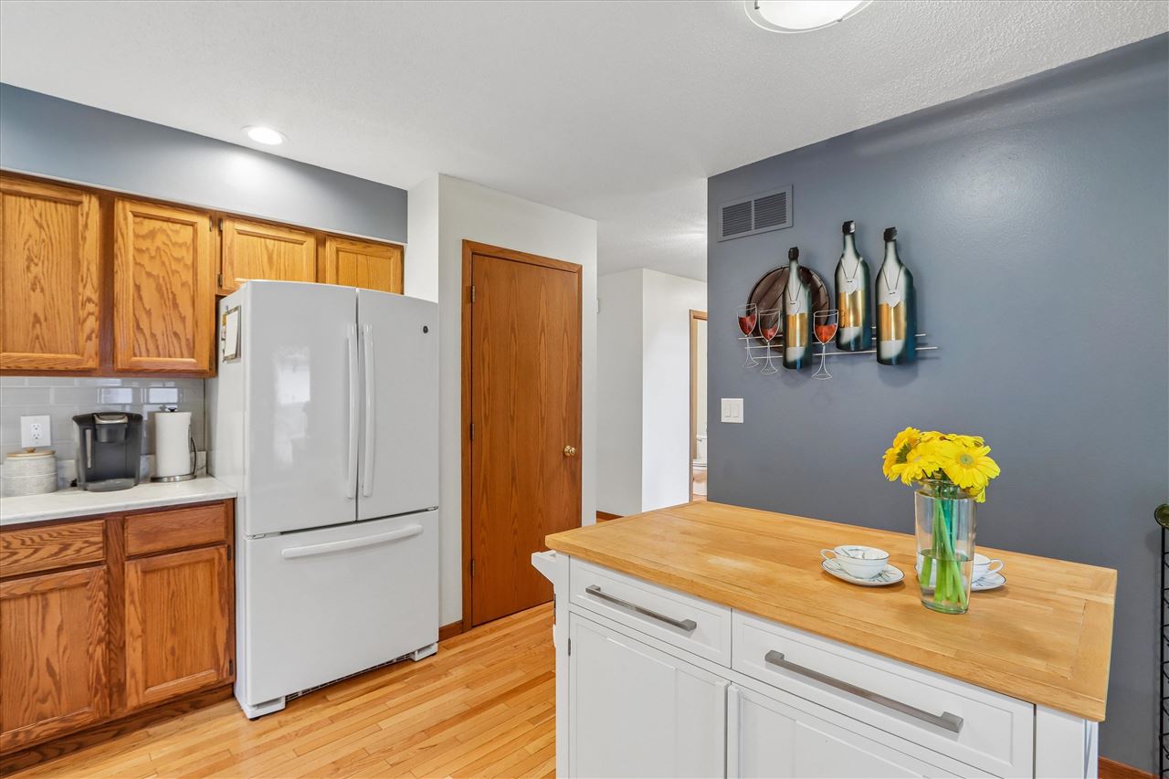 1934 Meadow Ridge Lane Iowa City IA 52245
