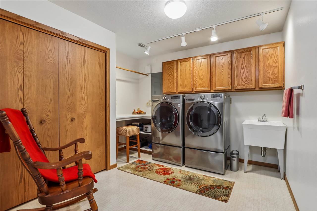 1934 Meadow Ridge Lane Iowa City IA 52245