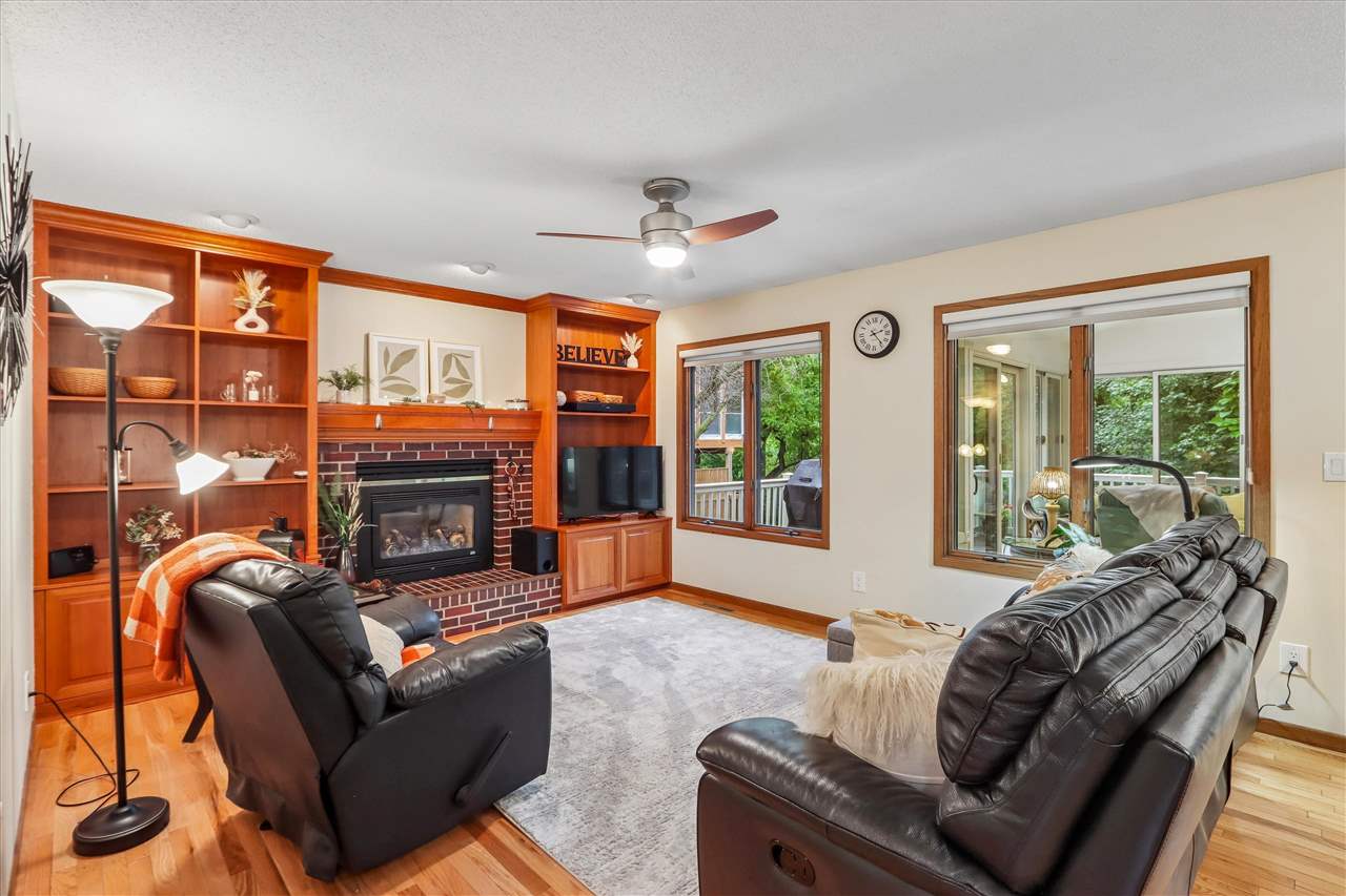 1934 Meadow Ridge Lane Iowa City IA 52245