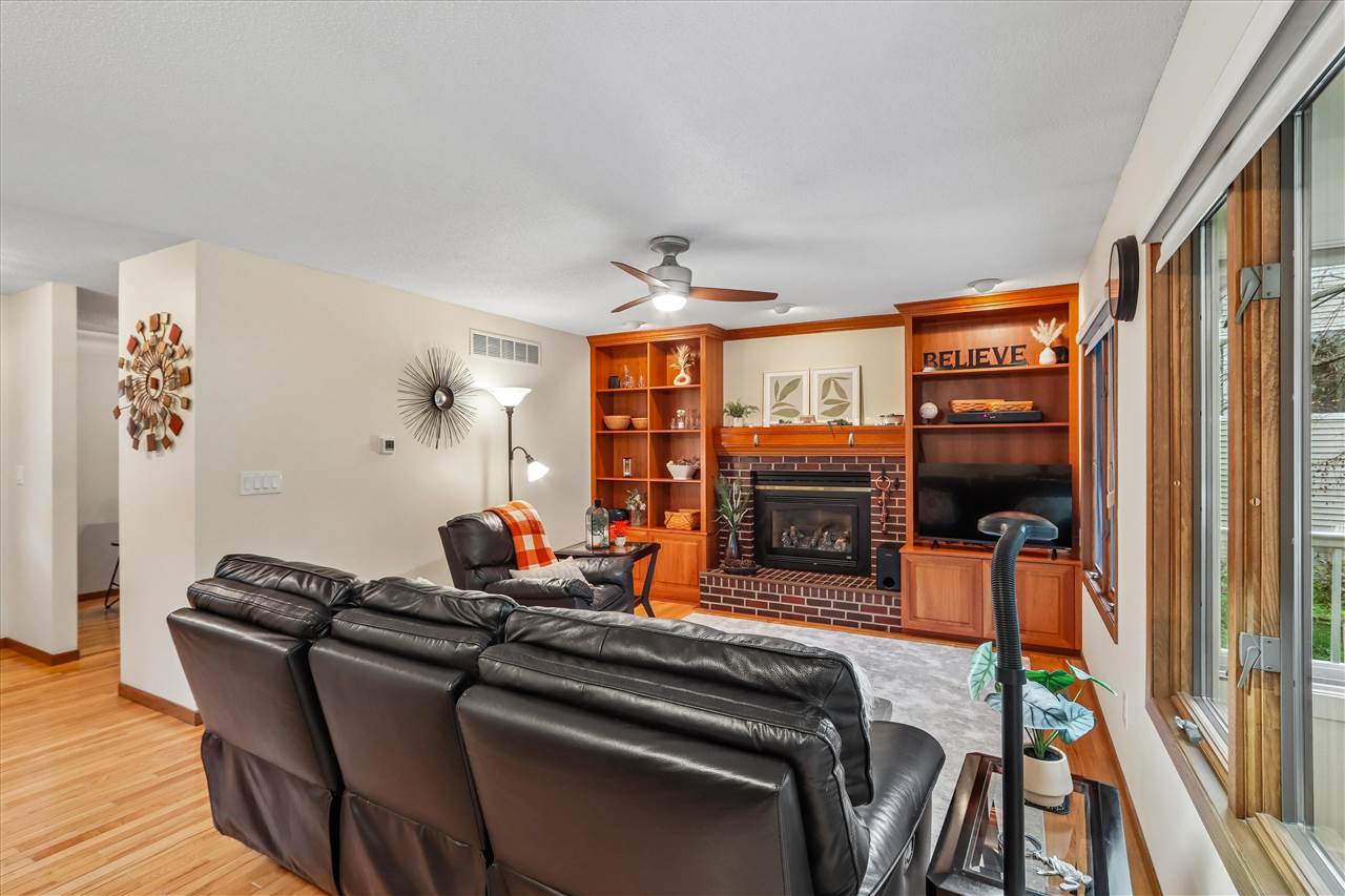 1934 Meadow Ridge Lane Iowa City IA 52245