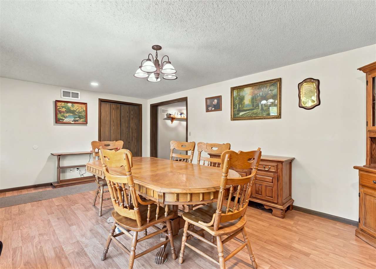 531 Harrison Victor IA 52347