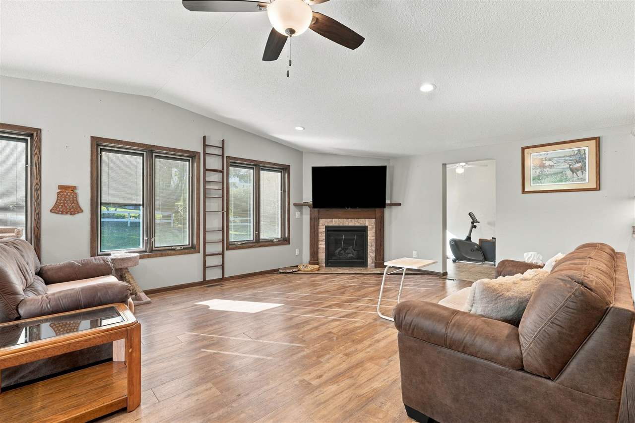 531 Harrison Victor IA 52347