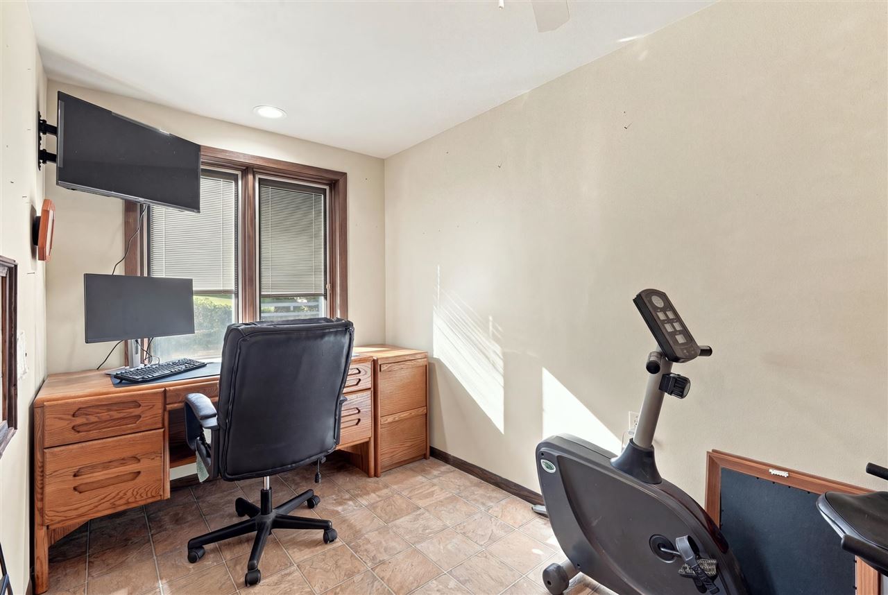 531 Harrison Victor IA 52347