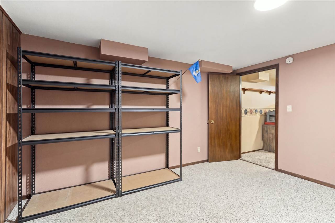 531 Harrison Victor IA 52347