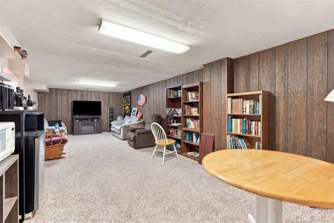 531 Harrison Victor IA 52347