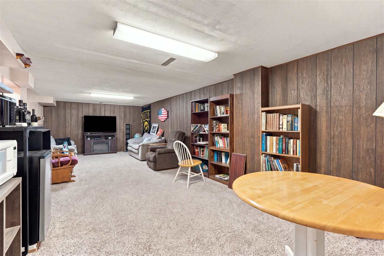 531 Harrison Victor IA 52347