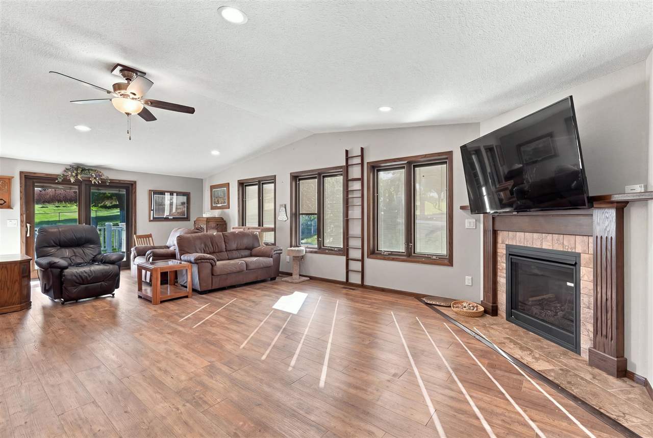 531 Harrison Victor IA 52347