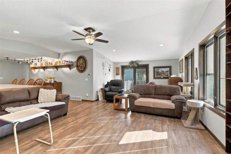 531 Harrison Victor IA 52347