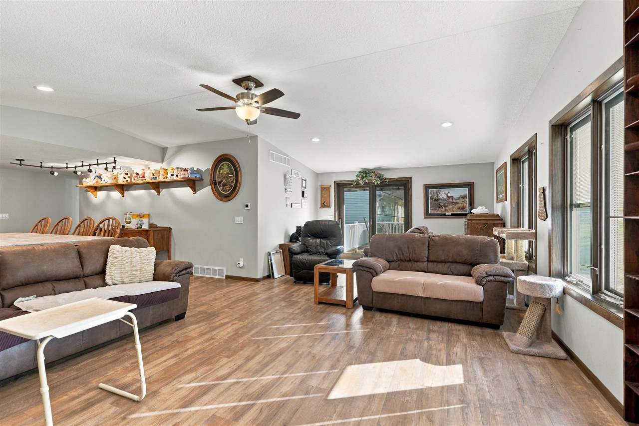 531 Harrison Victor IA 52347