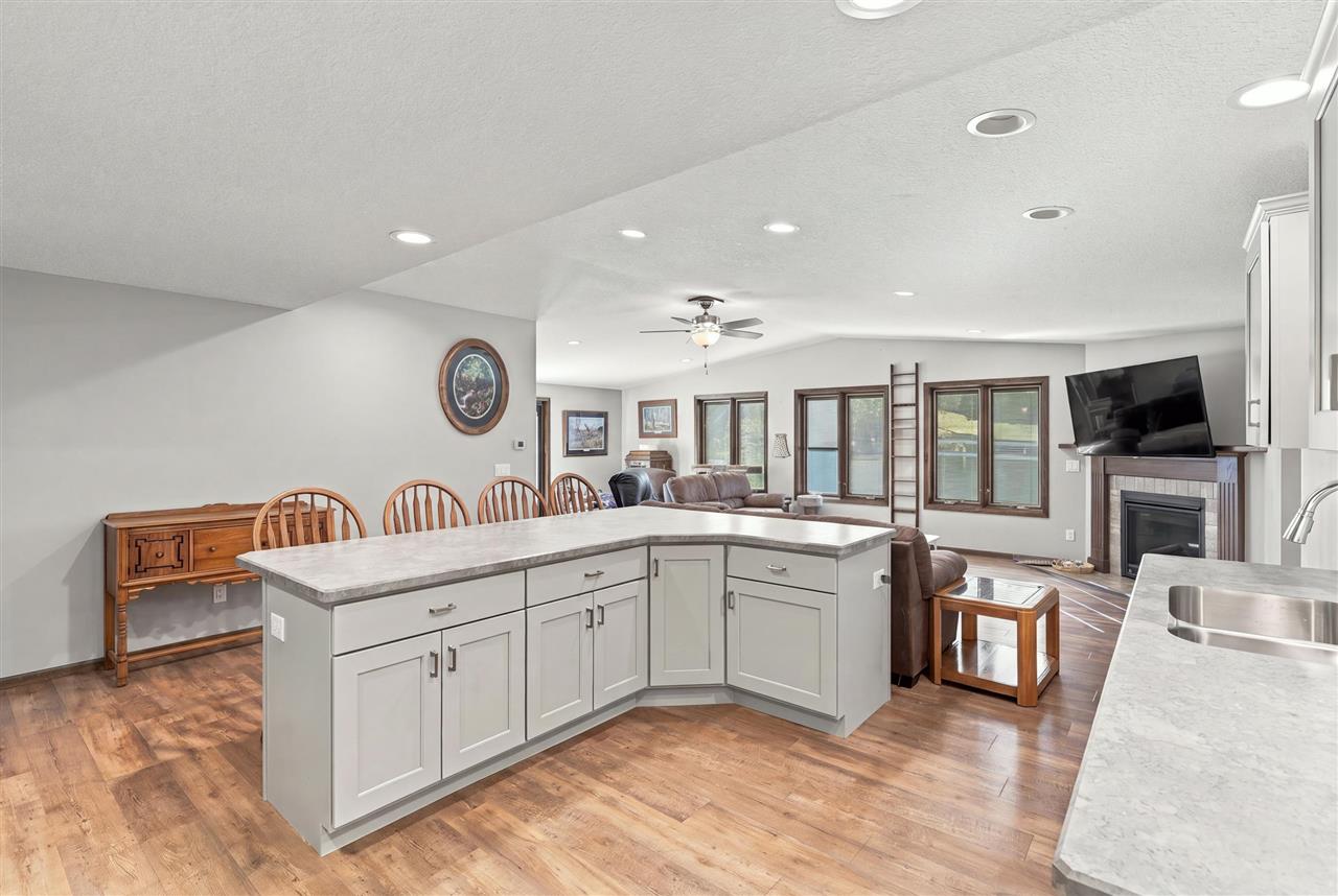 531 Harrison Victor IA 52347