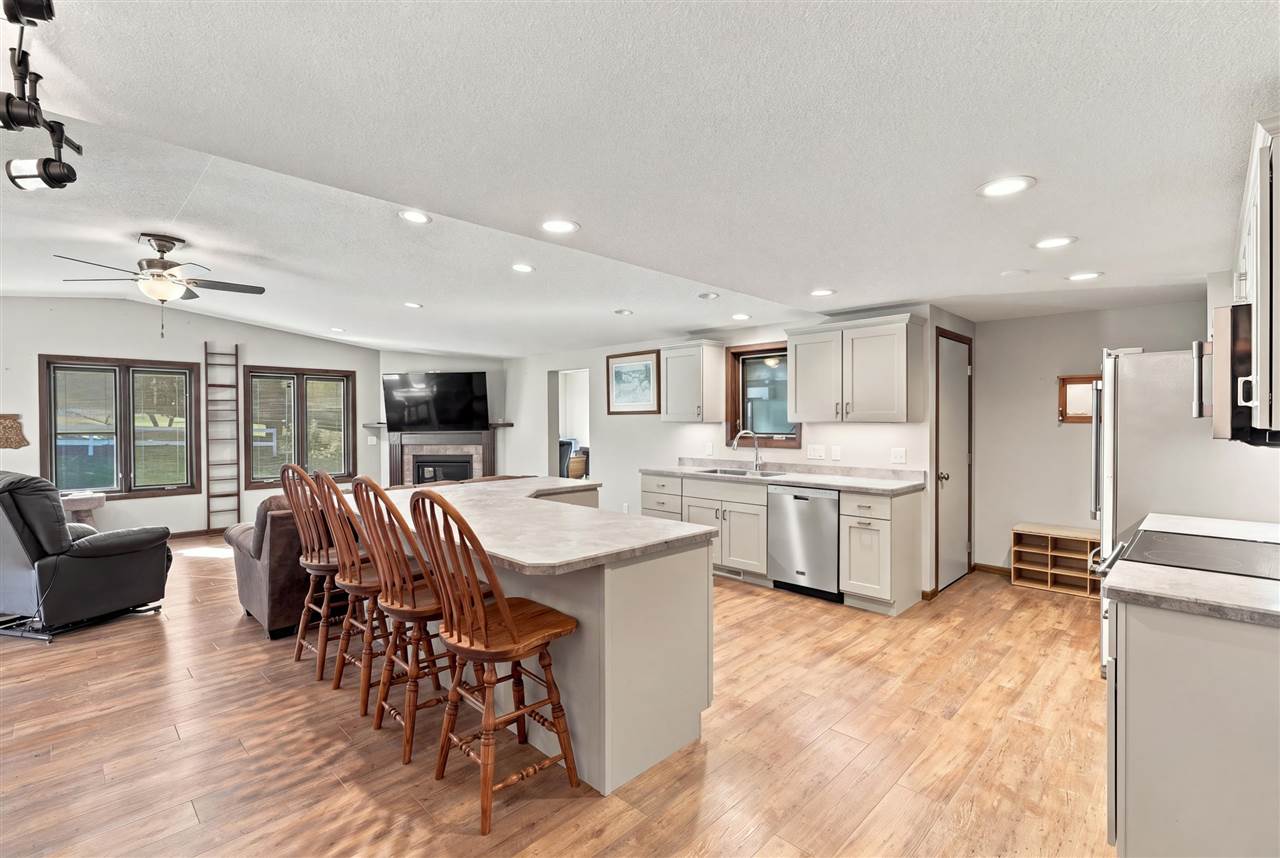 531 Harrison Victor IA 52347