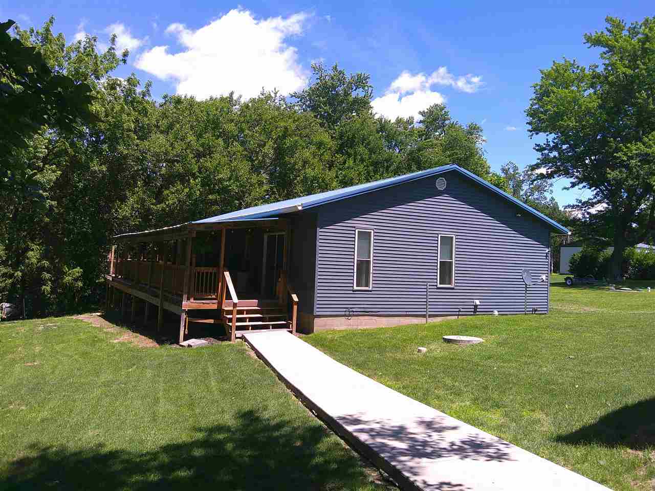 1252 & 1253 Holiday Lane Brooklyn IA 52211