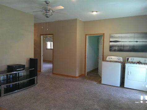 1252 & 1253 Holiday Lane Brooklyn IA 52211