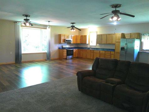 1252 & 1253 Holiday Lane Brooklyn IA 52211