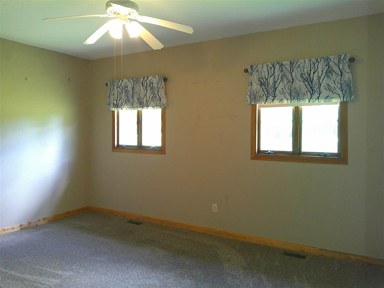 1252 & 1253 Holiday Lane Brooklyn IA 52211
