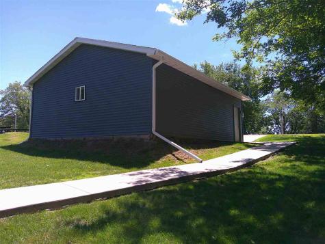 1252 & 1253 Holiday Lane Brooklyn IA 52211