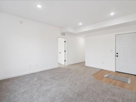 1516 Duncan Drive Muscatine IA 52761