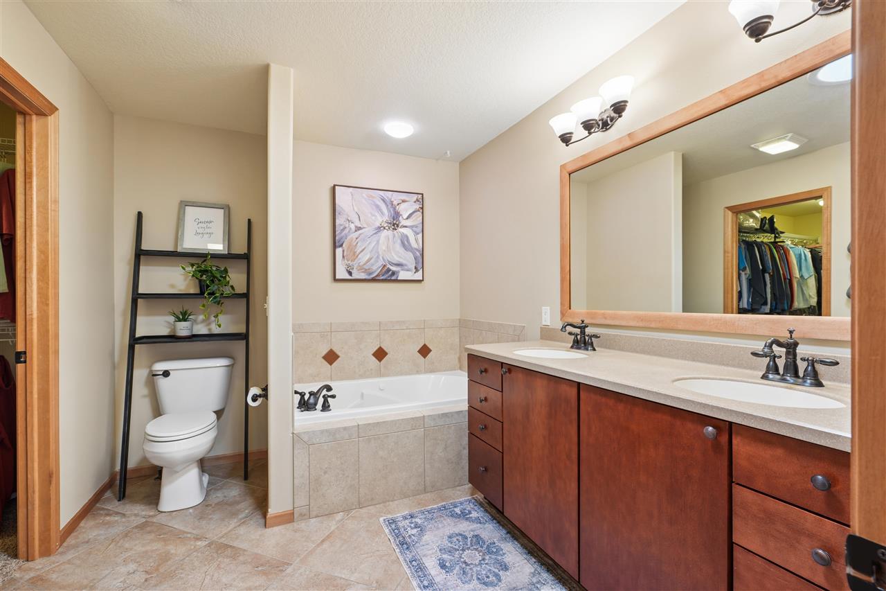830 Pheasant Lane North Liberty IA 52317