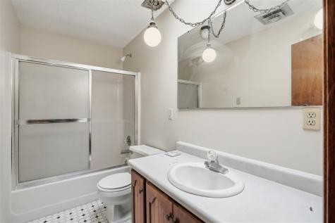 1912 North Ridge Drive Coralville IA 52241