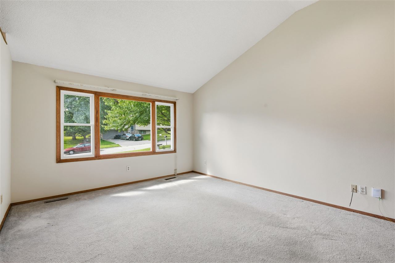 1912 North Ridge Drive Coralville IA 52241