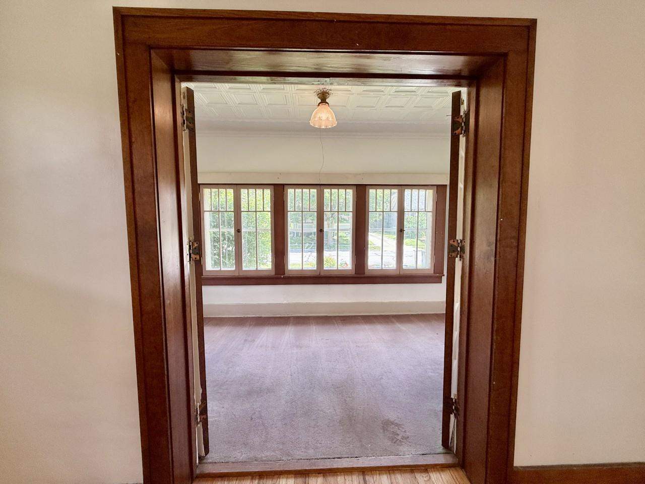 423 S 7th Avenue Iowa City IA 52245