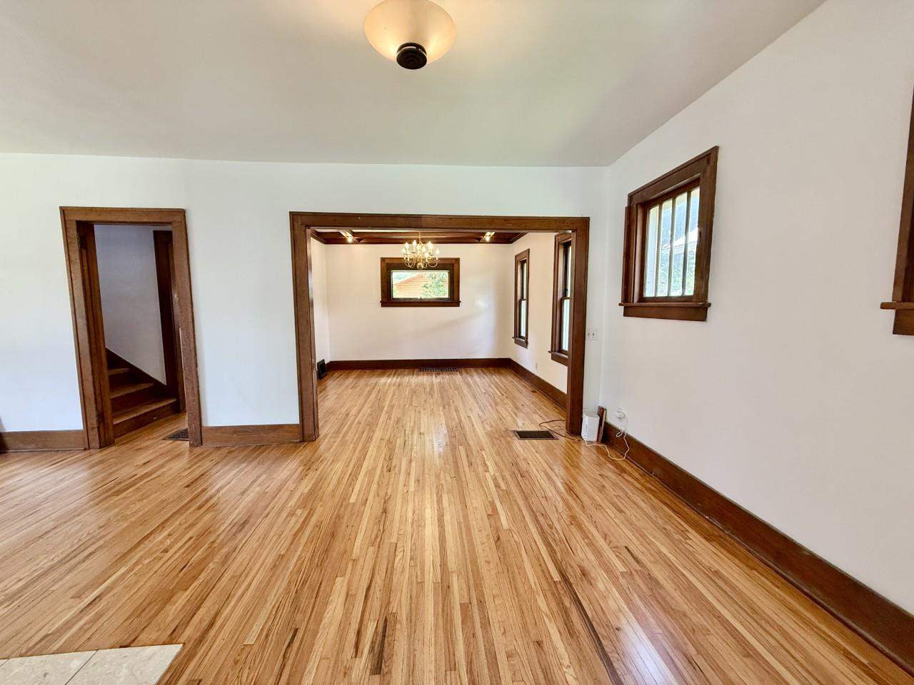 423 S 7th Avenue Iowa City IA 52245