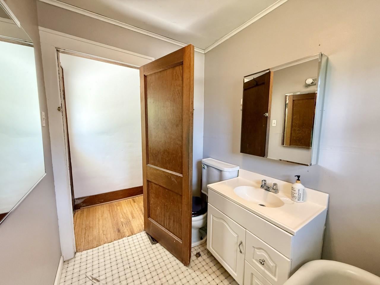 423 S 7th Avenue Iowa City IA 52245