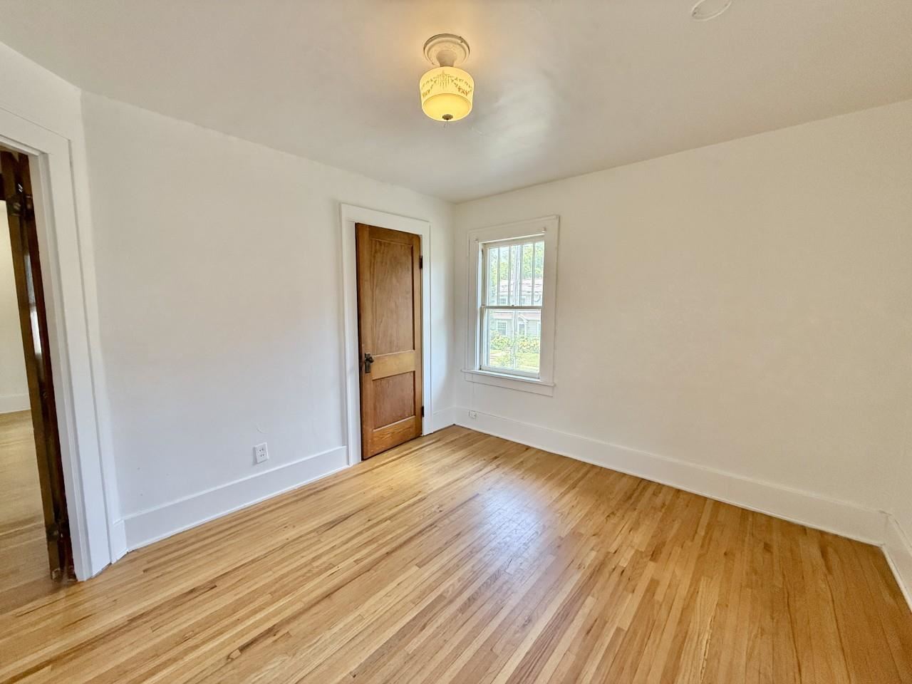 423 S 7th Avenue Iowa City IA 52245