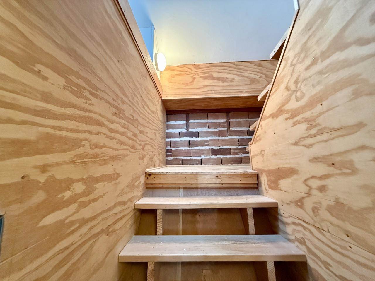 423 S 7th Avenue Iowa City IA 52245