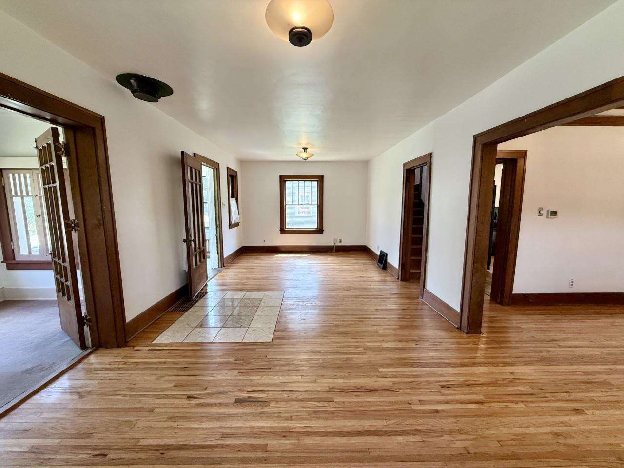 423 S 7th Avenue Iowa City IA 52245