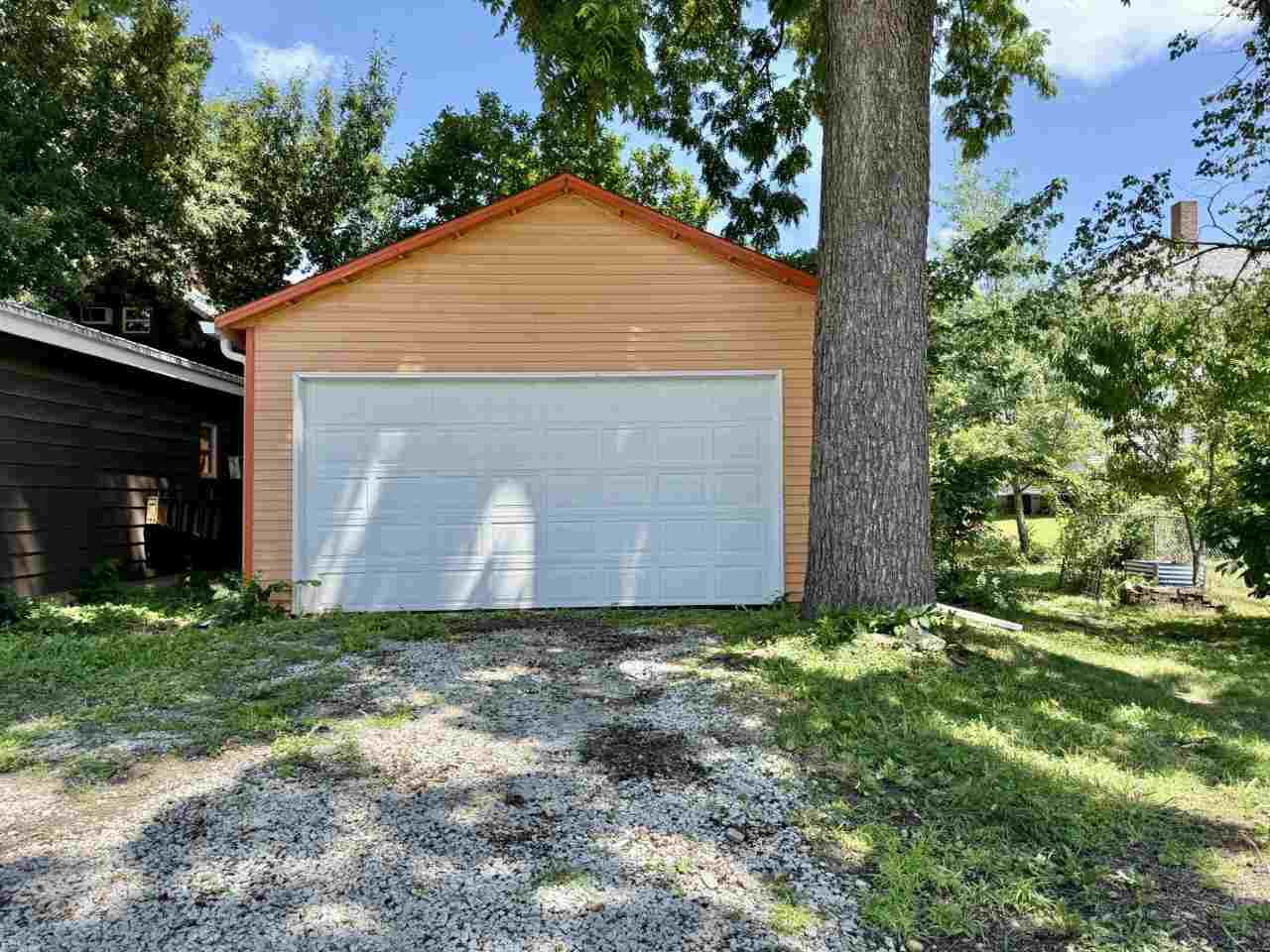 423 S 7th Avenue Iowa City IA 52245