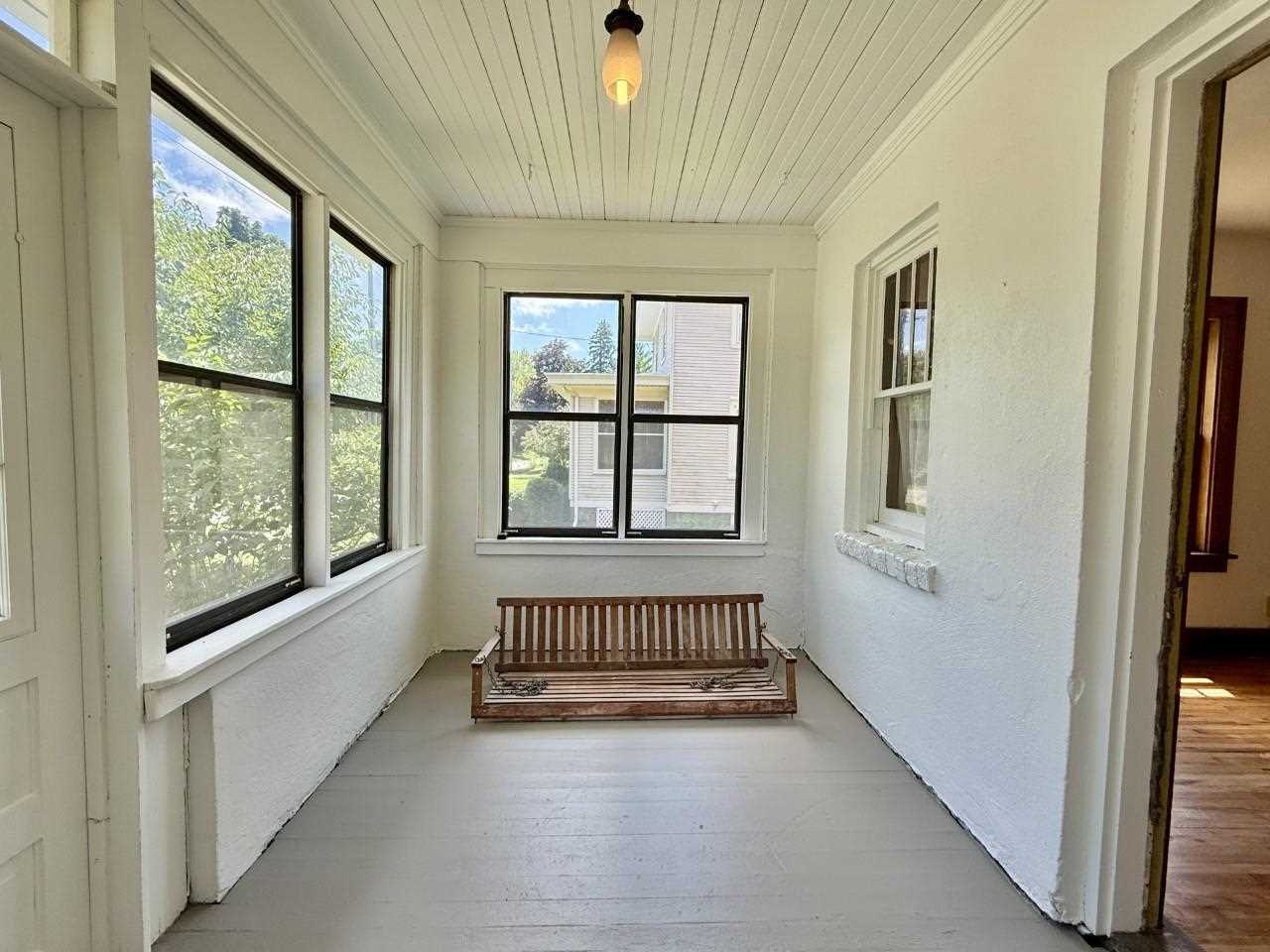 423 S 7th Avenue Iowa City IA 52245