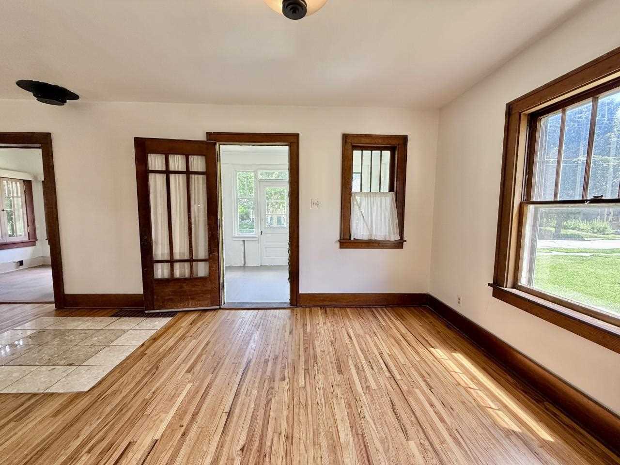 423 S 7th Avenue Iowa City IA 52245