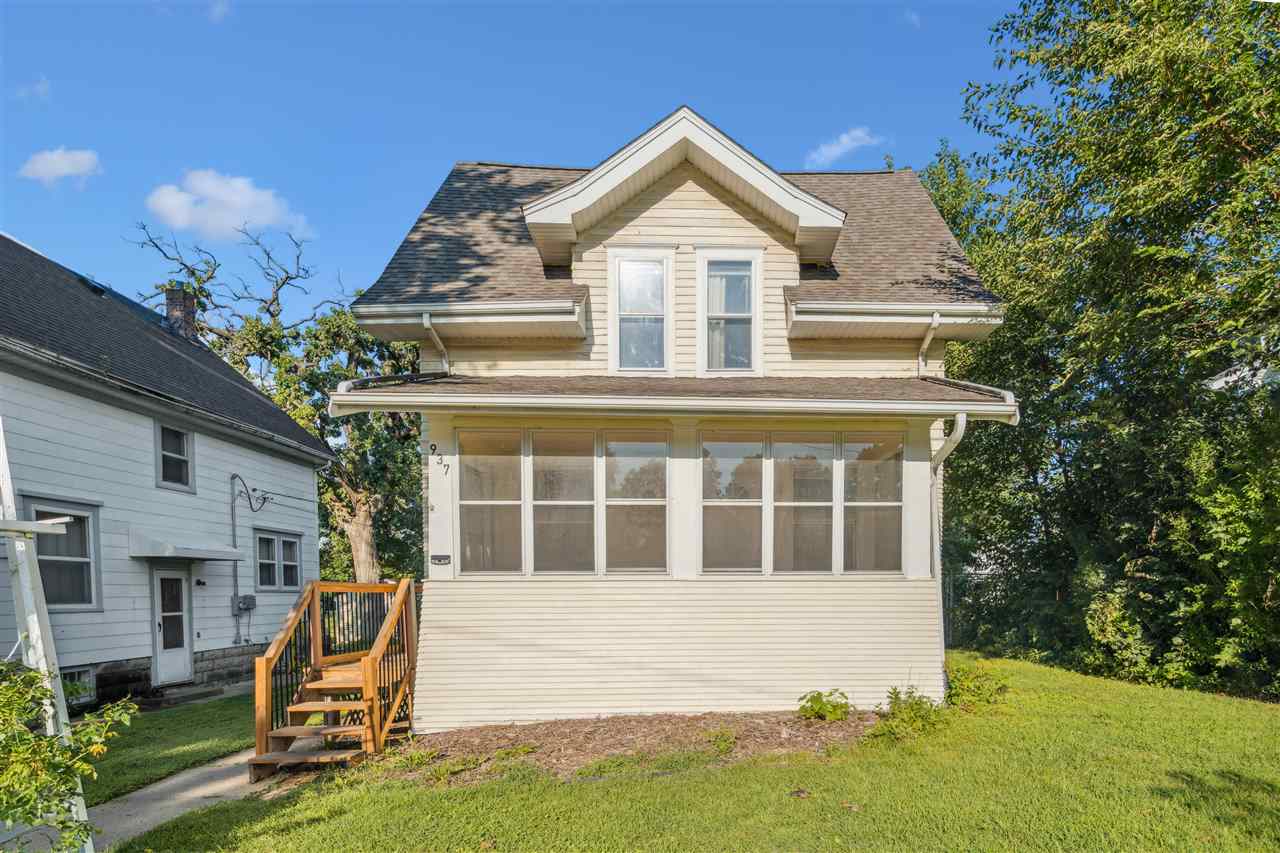 937 Daniels Street NE Cedar Rapids IA 52402