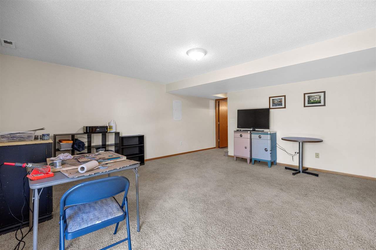 716 Croell Tiffin IA 52340