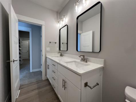 1292 Berkshire Lane North Liberty IA 52317