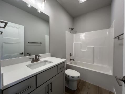 1292 Berkshire Lane North Liberty IA 52317