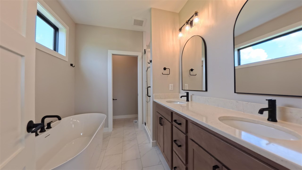 1225 Edward Drive North Liberty IA 52317