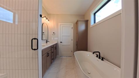 1225 Edward Drive North Liberty IA 52317
