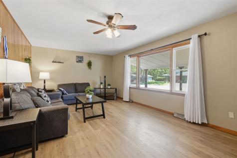 1133 Oakview Drive Columbus Junction IA 52738